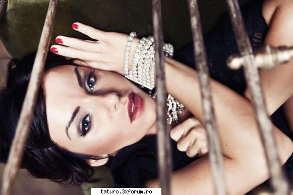 ador yiulia da,sunt faine pozele,nu le-am mai uite asta cam asta singura care �mi place tATu Legend