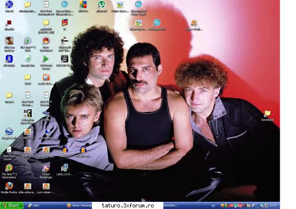 Cum arata acum desktop-ul vostru? - Acum al meu(pana acum o poza Queen cu o - Jocuri si DiscutAiciii
