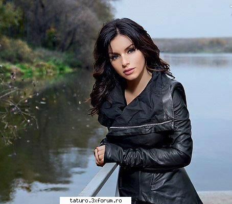 e faina in poza asta :cool:  :zzz: o ador pe yiulia