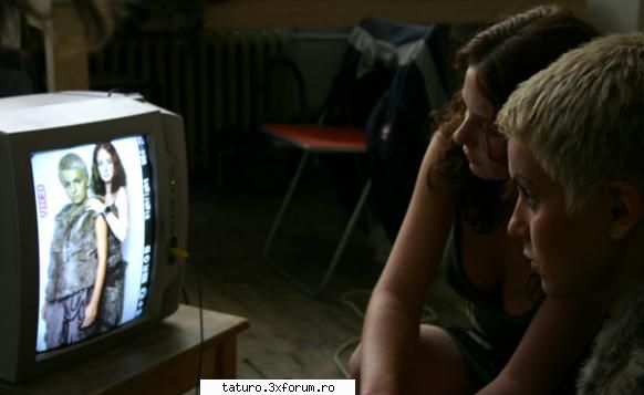 tv 
(t.a.t.u. se uită la t.a.t.u.)  :rotfl: photos