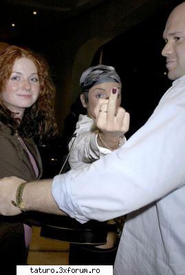 Poze amuzante - ma iulica maaa =( pai ce facem? - t.A.T.u.