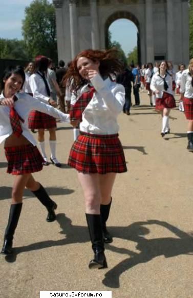 Poze amuzante - lenakatina5 - t.A.T.u.