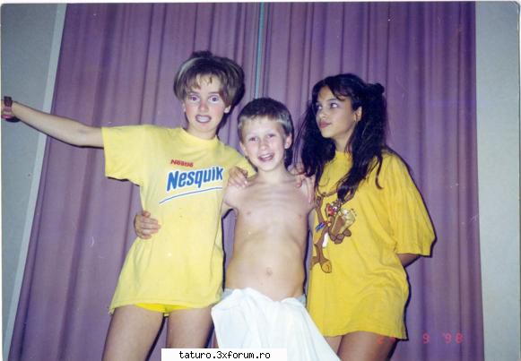 Poze amuzante cu Julia - ma bucur ca si Juliei ii placea Nesquik-ul cand - Yulia Volkova