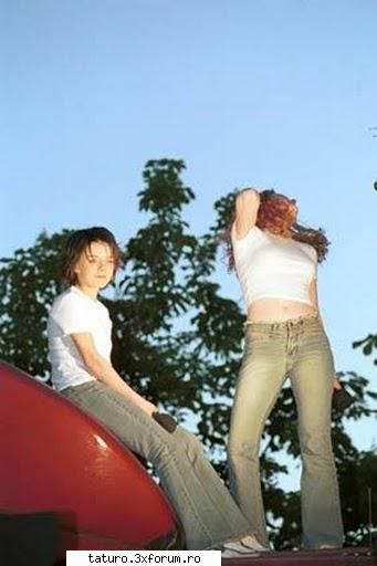 tatu pe YouTube live sau nu - nu stiu ces a pun adica suna identic cu melodiile - t.A.T.u.